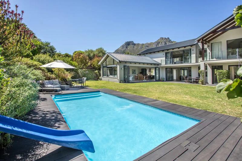 To Let 4 Bedroom Property for Rent in Tarragona Western Cape